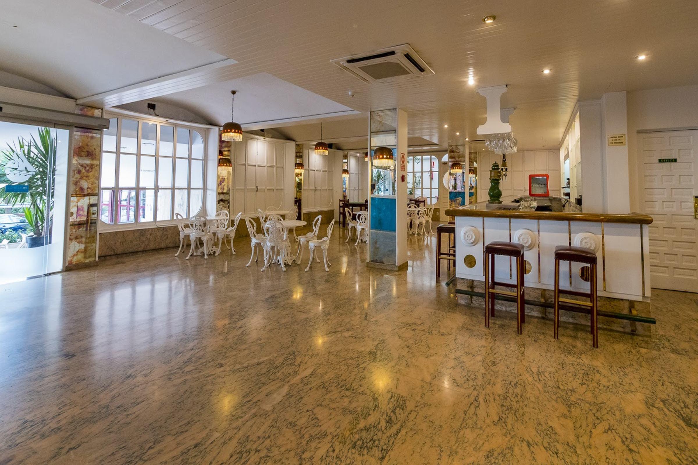 加尔比入住酒店 卡里拉 外观 照片